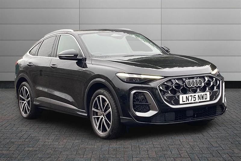 Used Audi Q5 Advanced 204 HP (150 kW) 2025 Mythos black SUV