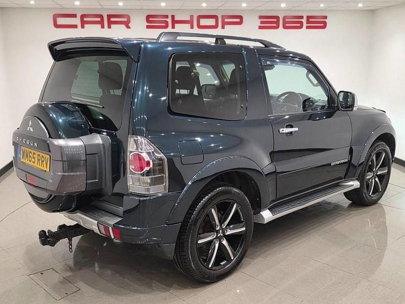 Used Mitsubishi Shogun 187 HP (137 kW) 2015 Grey SUV