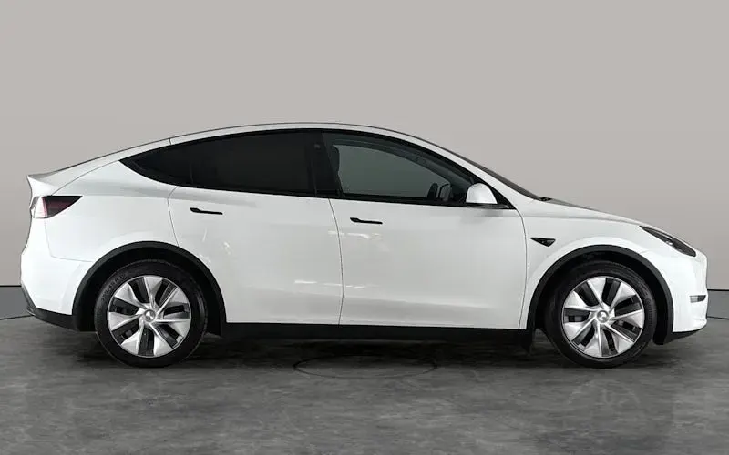Used Tesla Model Y Long Range AWD 378 kW (514 HP) 2022 White SUV