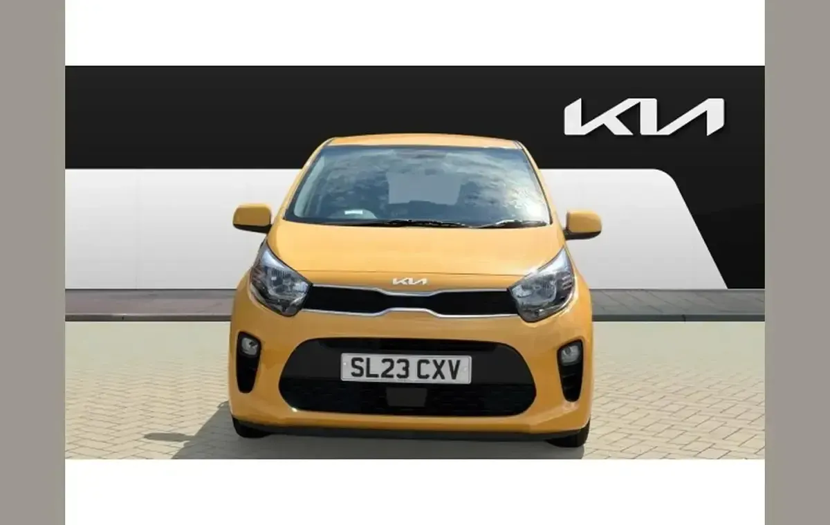 Used Kia Picanto 65 HP (47 kW) 2023 Yellow Hatchback
