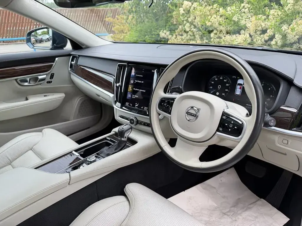 Used Volvo V90 Inscription 190 HP (139 kW) 2019 Blue Estate