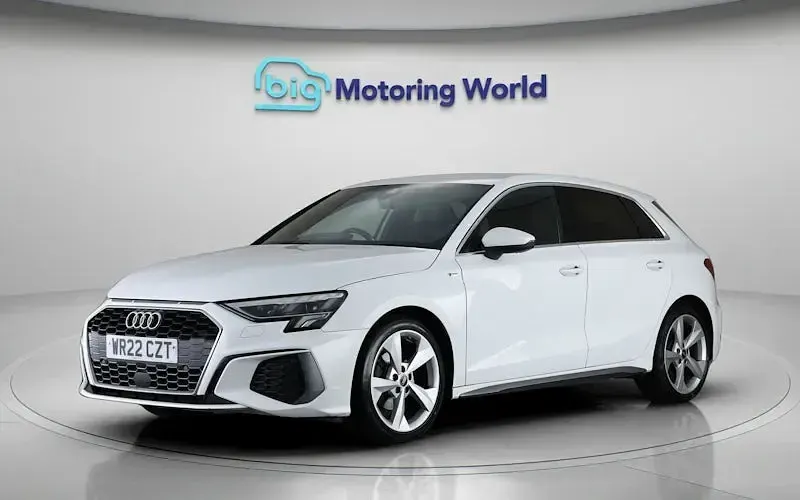 Usado Audi A3 Sportback S-Line 110 HP (80 kW) 2024 Citadino