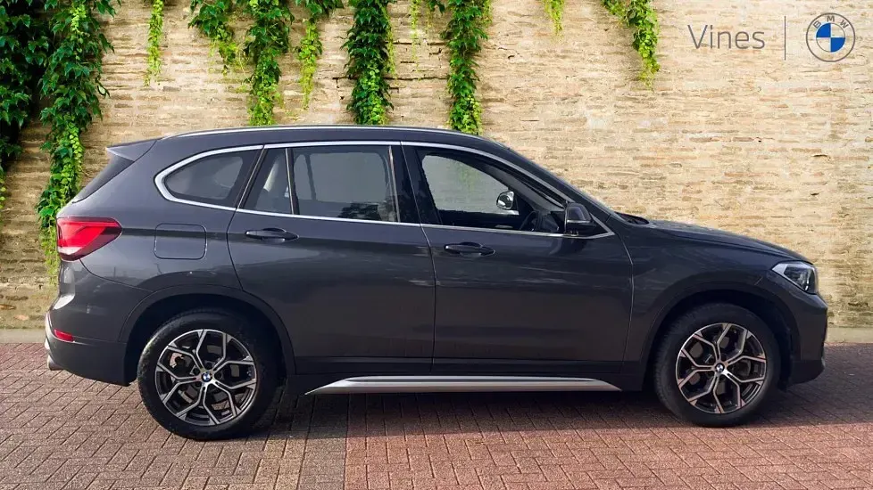 Usado BMW X1 xLine 176 CV (129 kW) 2022 Gris SUV