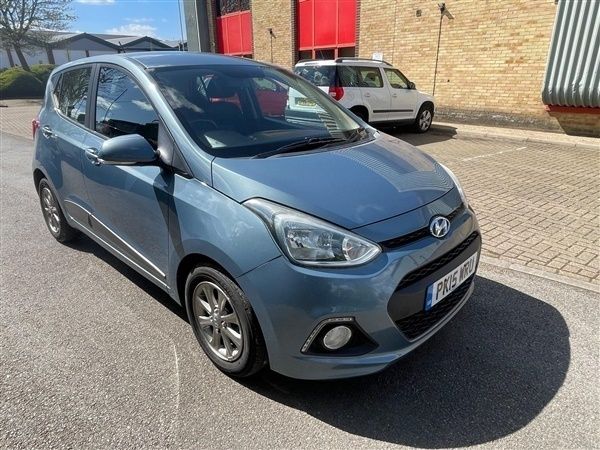Blue Used 2015 Hyundai i10 Premium Hatchback | £4,795 (Fair price) - Image 1/1