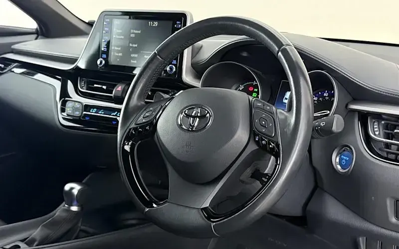 Used Toyota C-HR 122 HP (89 kW) 2023 SUV