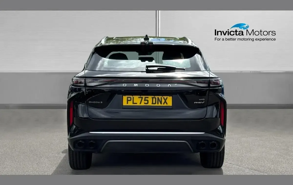 Used Omoda 9 449 HP (330 kW) 2026 Black SUV
