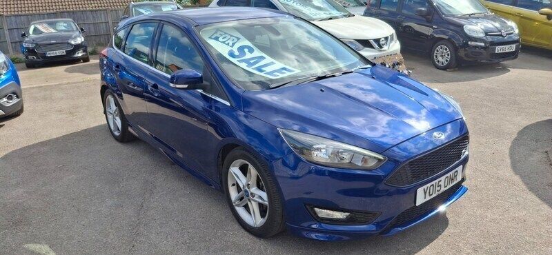 Blue Used 2015 Ford Focus Zetec Hatchback | £6,695 (Fair price) - Image 1/4