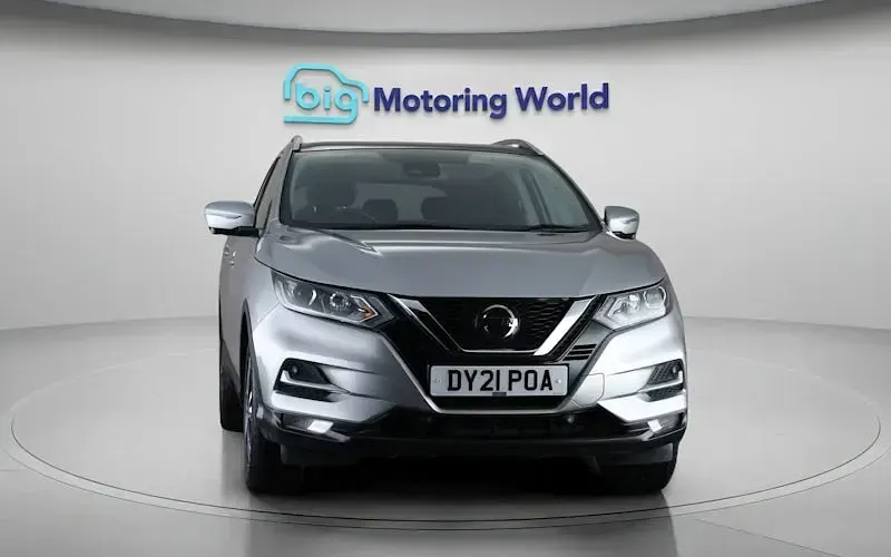 Used Nissan Qashqai N-Connecta 140 HP (102 kW) 2020 Silver SUV