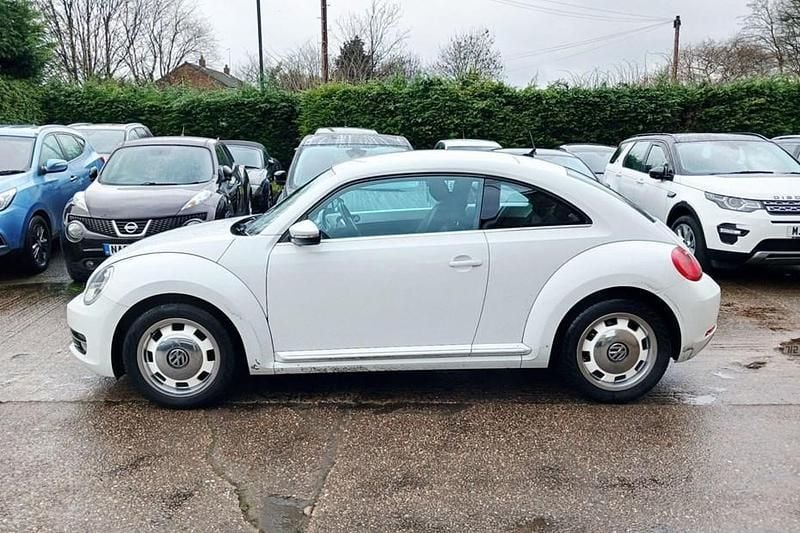 Used VW Beetle Design 105 HP (77 kW) 2015 White Hatchback