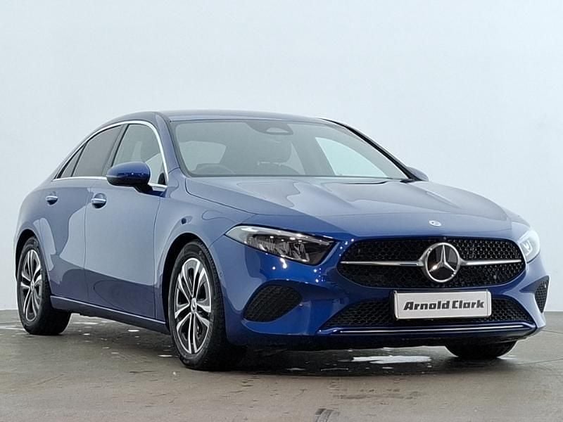 Used Mercedes A180 Executive 136 HP (100 kW) 2024 Blue Sedan