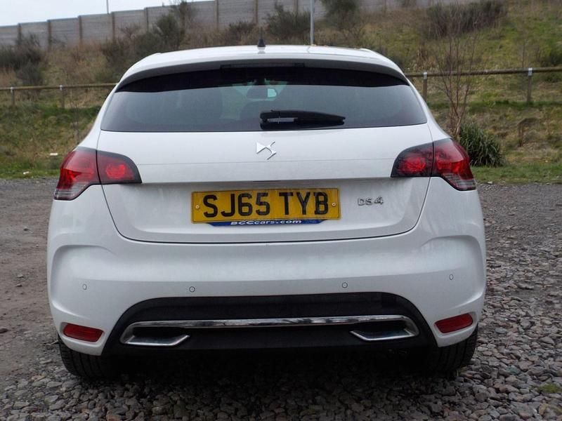 Used DS Automobiles DS4 2015 White Hatchback