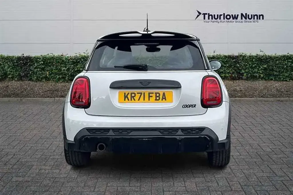 Used Mini Cooper Hatch 136 HP (100 kW) 2021 Silver Hatchback