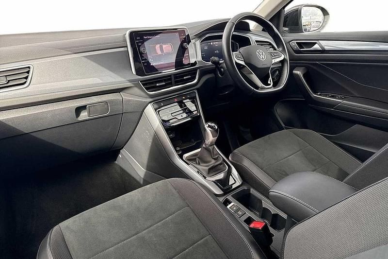 Used VW T-Roc Style 150 HP (110 kW) 2024 Black SUV