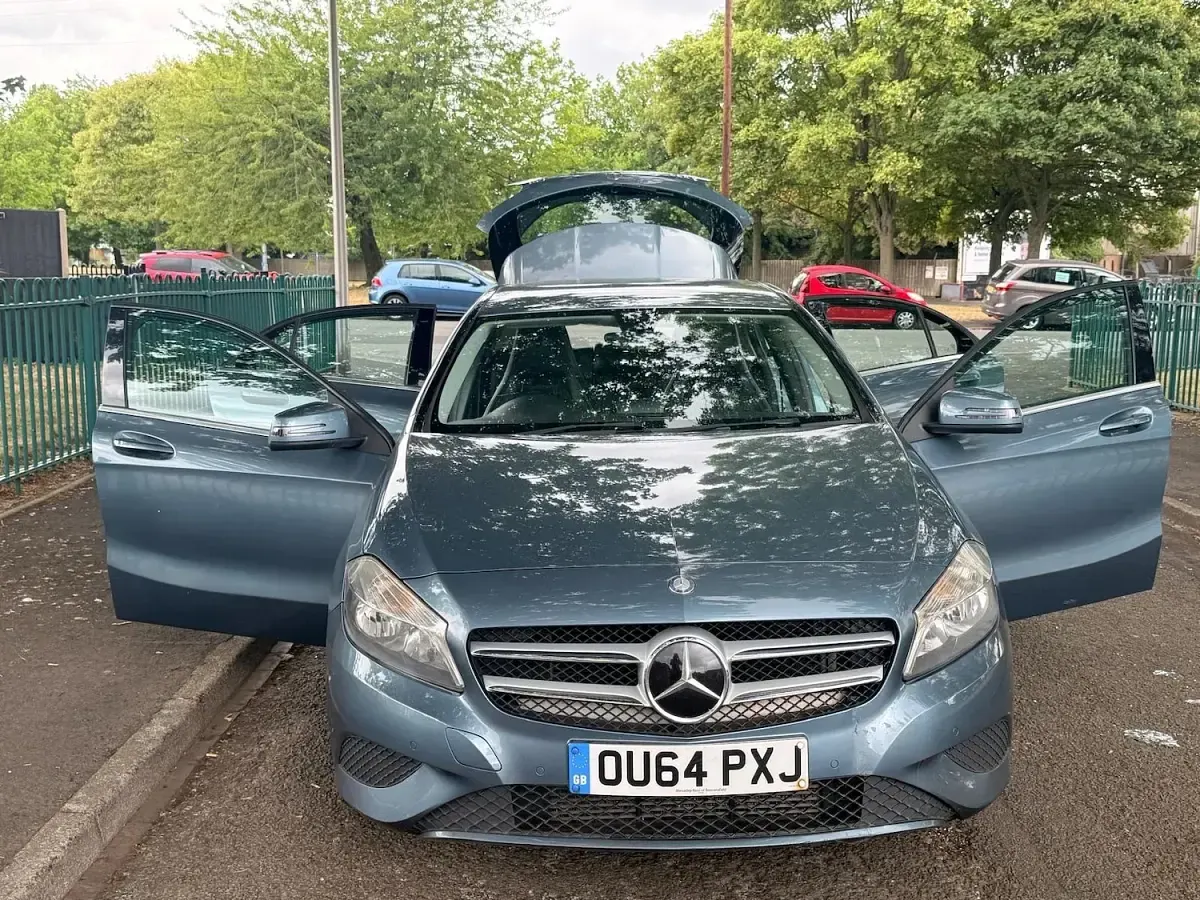 Used Mercedes A200 136 HP (100 kW) 2014 Blue Hatchback