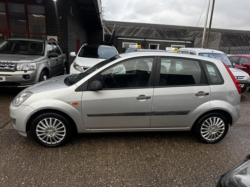 Used Ford Fiesta Style 79 HP (58 kW) 2007 Silver Hatchback