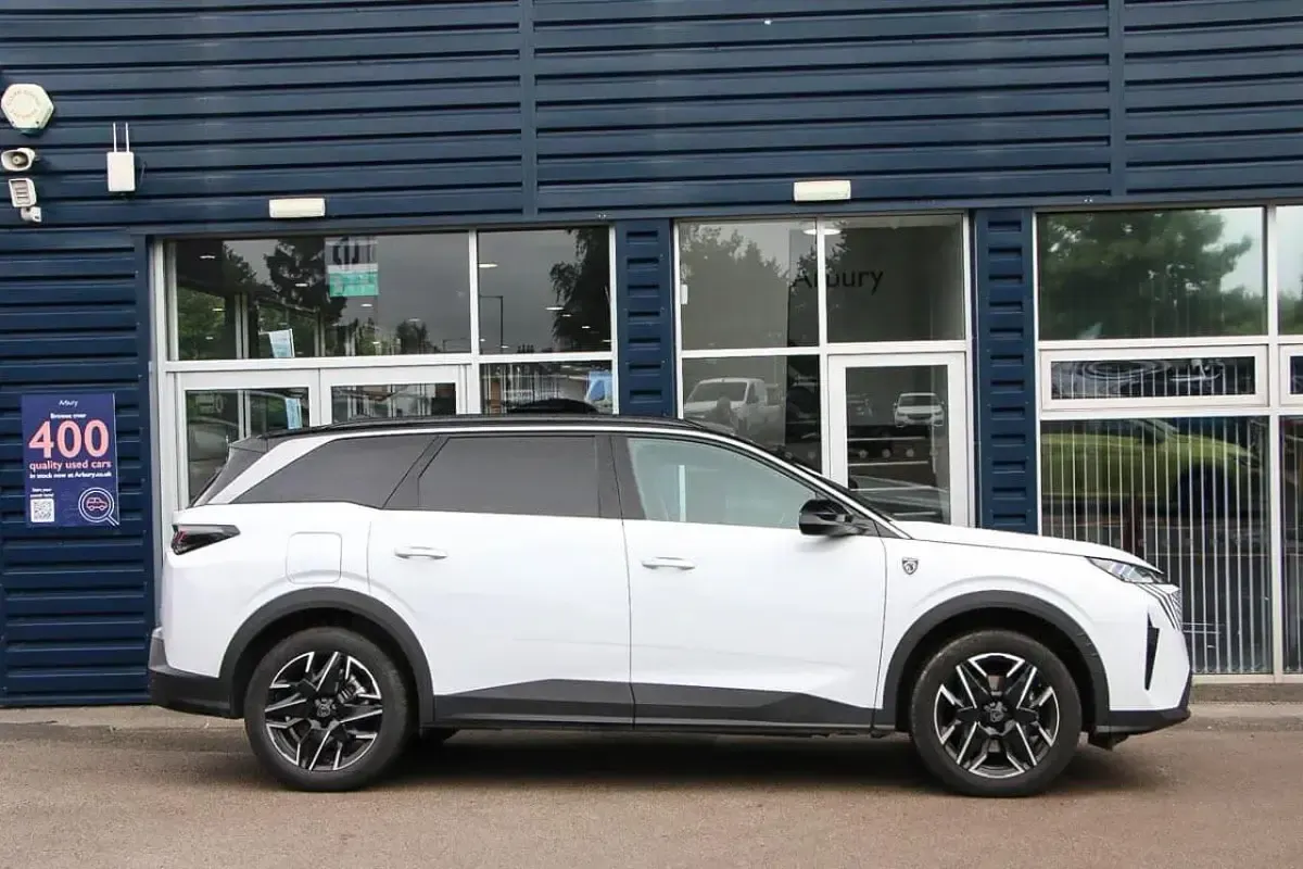 Used Peugeot 5008 GTi 134 HP (98 kW) 2025 White SUV