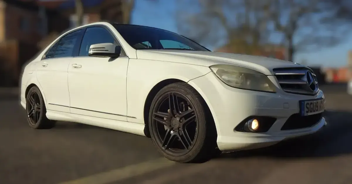 Used Mercedes C220 2009 White Sedan