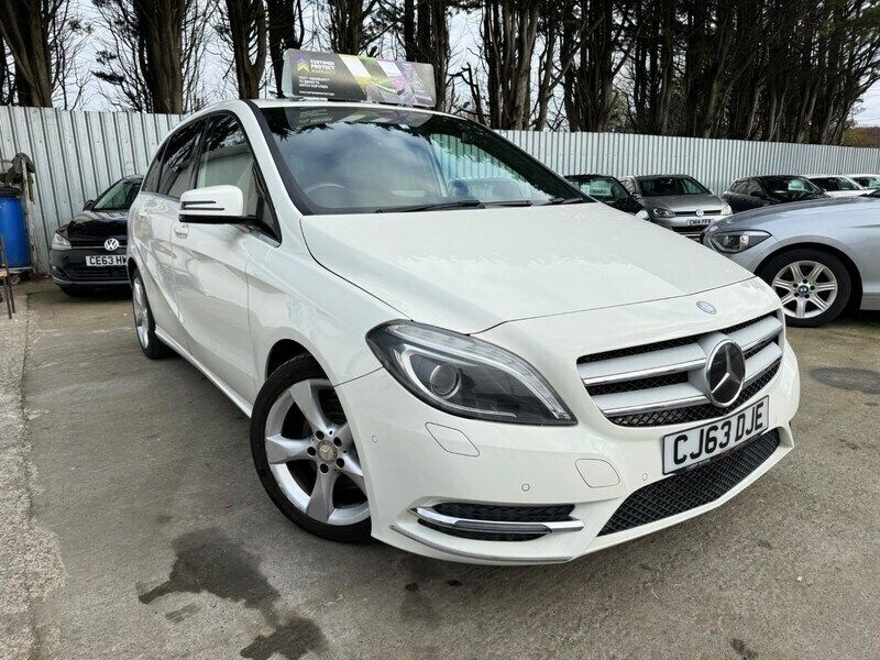 White Used 2013 Mercedes B180 SE MPV | £6,995 (Fair price) - Image 1/3