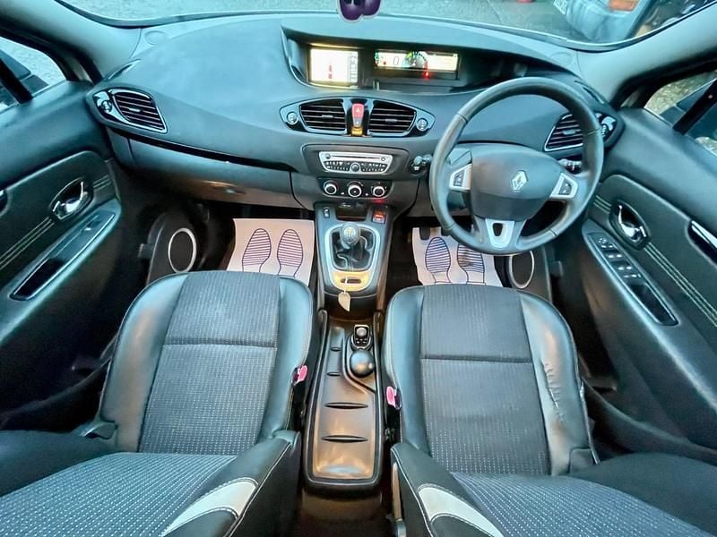 Used Renault Scénic III Dynamique 110 HP (80 kW) 2011 Silver MPV