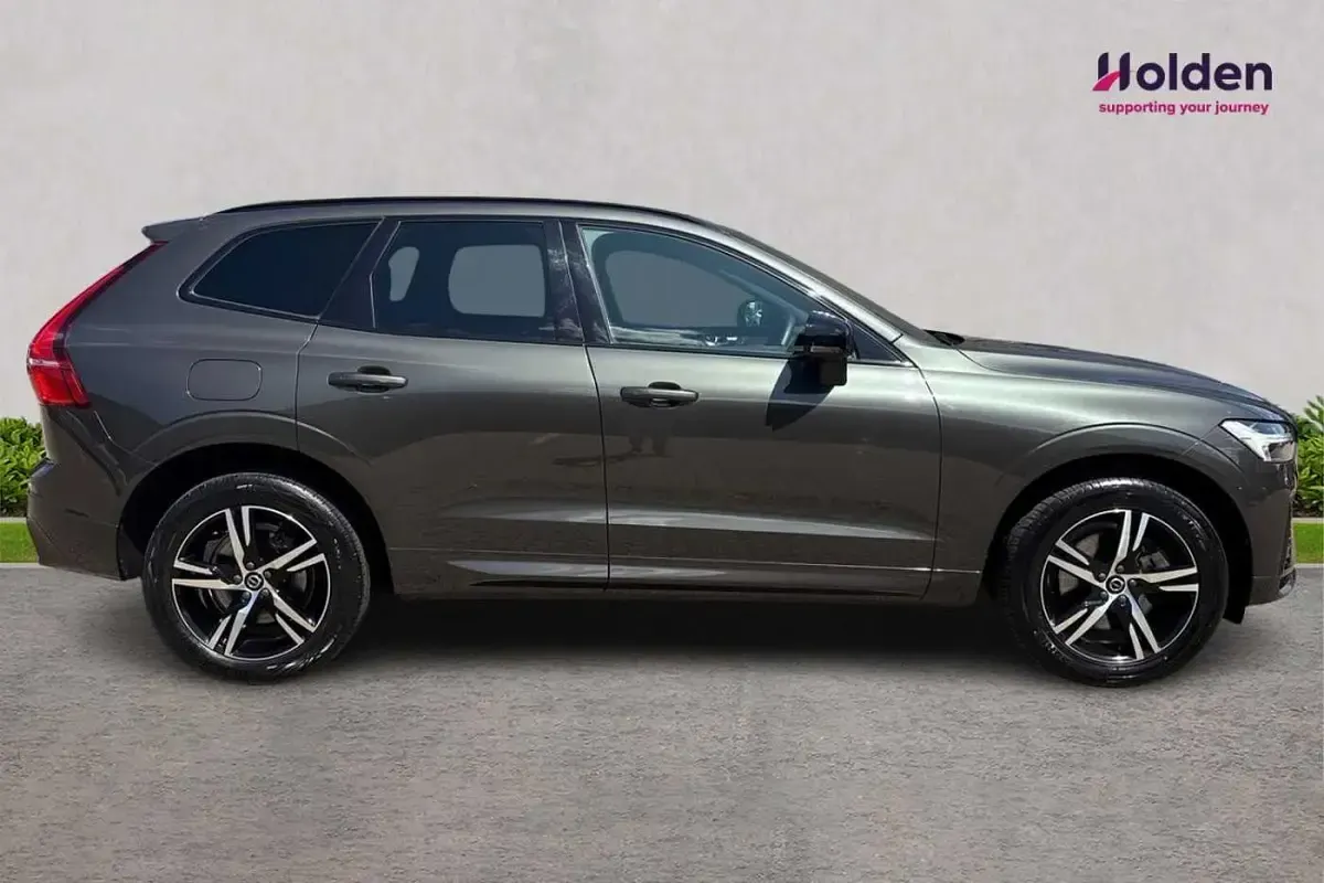 Used Volvo XC60 R-Design 194 HP (142 kW) 2022 SUV