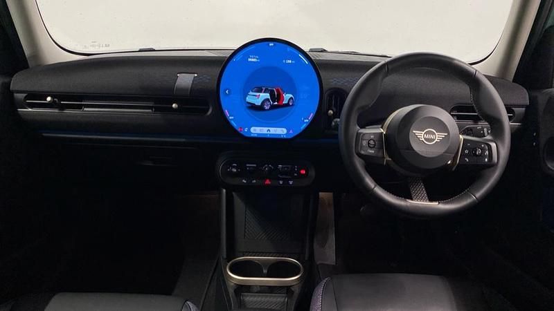 Used Mini Cooper Hatch 154 HP (113 kW) 2024 Green Hatchback