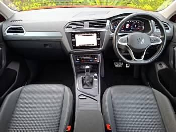 Used VW Tiguan Active 150 HP (110 kW) 2022 Red SUV