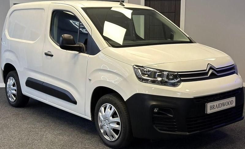Used Citroën Berlingo 100 HP (73 kW) 2020 White MPV