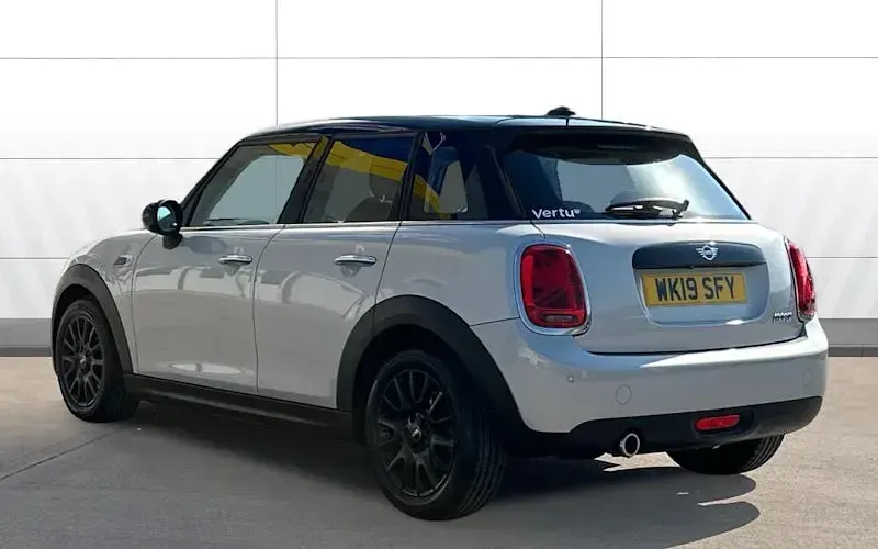 Used Mini Cooper Classic 136 HP (100 kW) 2019 Silver Hatchback