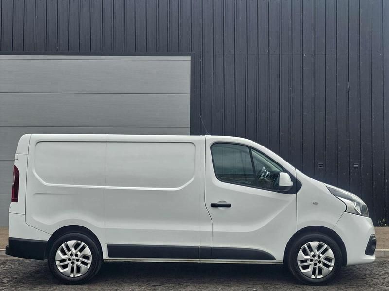 Used Renault Trafic 2019 White MPV