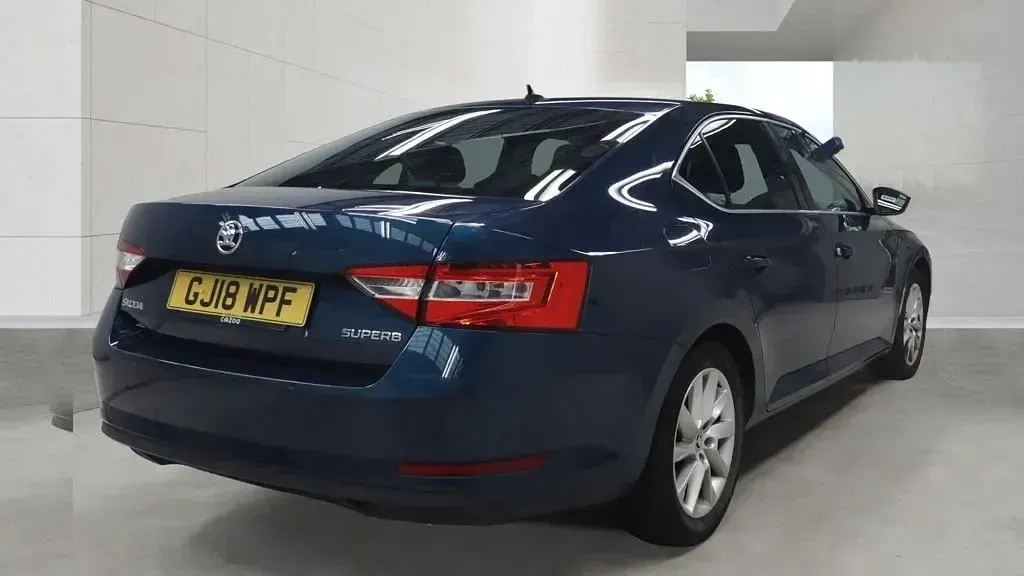 Used Skoda Superb SE Technology 150 HP (110 kW) 2018 Blue Hatchback