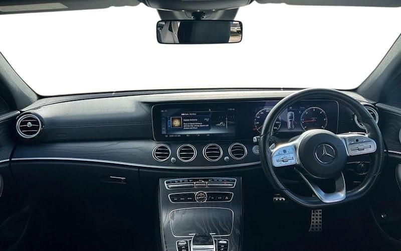 Usado Mercedes E220 Active 194 CV (142 kW) 2020 Plateado Familiar