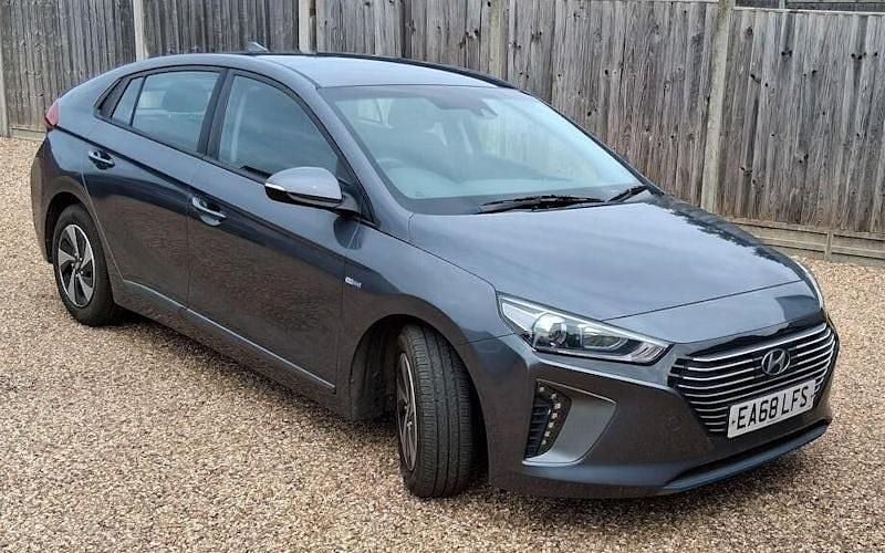 Grey Used 2018 Hyundai Ioniq SE Sedan | £9,988 (Fair price) - Image 1/4