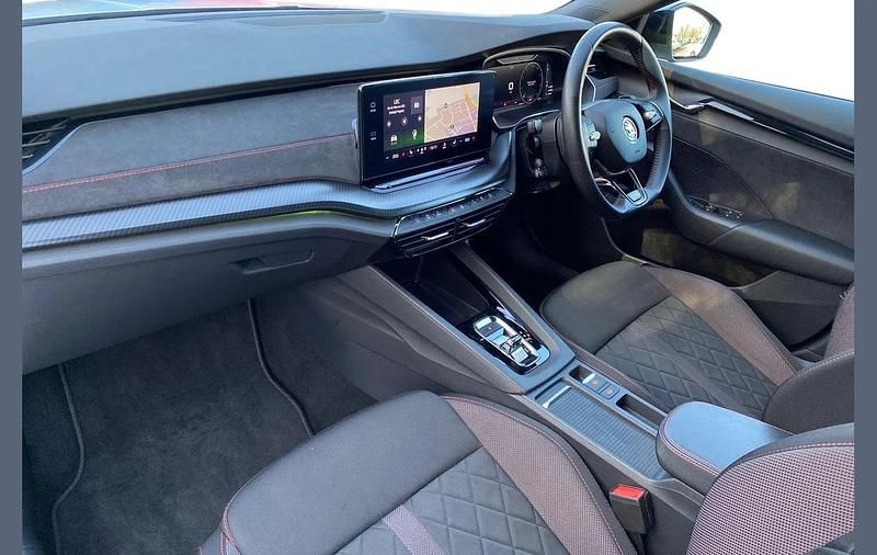 Used Skoda Octavia vRS 241 HP (177 kW) 2022 Moon white metallic Hatchback