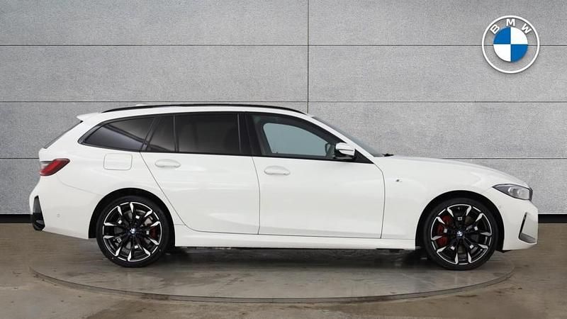 Used BMW 330e M Sport 288 HP (211 kW) 2025 White Estate