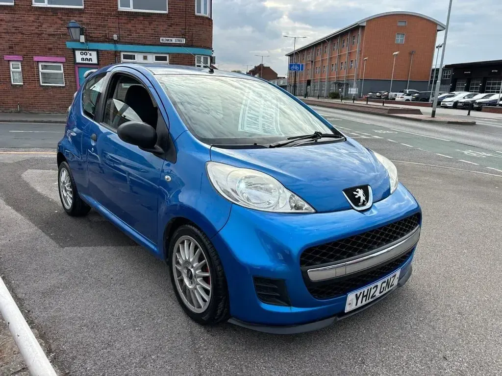 Used Peugeot 107 68 HP (50 kW) 2012 Blue Hatchback