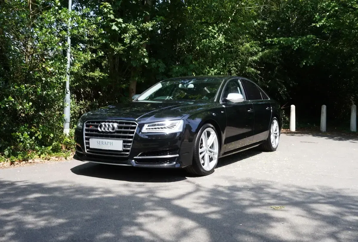 Used Audi S8 Comfort 520 HP (382 kW) 2016 Black Sedan