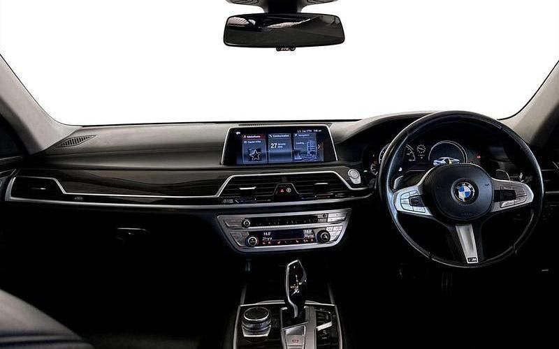 Used BMW 740 M Sport 320 HP (235 kW) 2019 Black Sedan