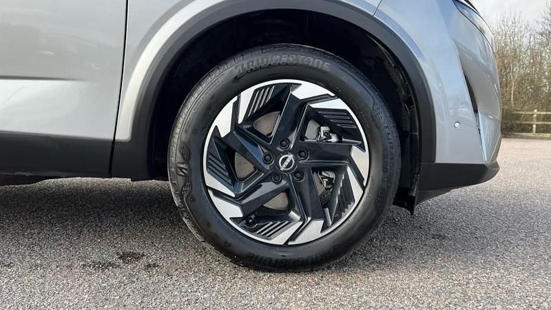 Used Nissan Qashqai N-Connecta 190 HP (139 kW) 2025 Silver SUV