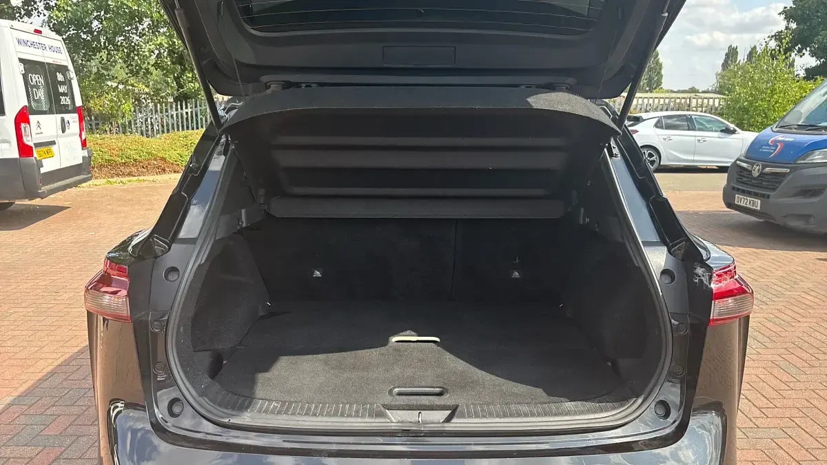 Used Nissan Qashqai N-Connecta 140 HP (102 kW) 2023 Black SUV