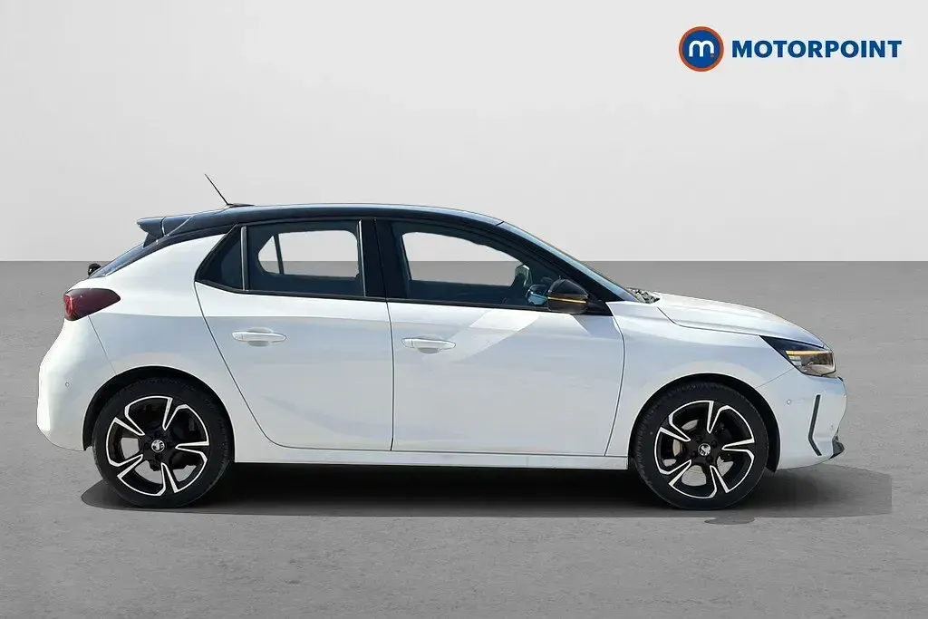 Used Vauxhall Corsa 75 HP (55 kW) 2023 White Hatchback