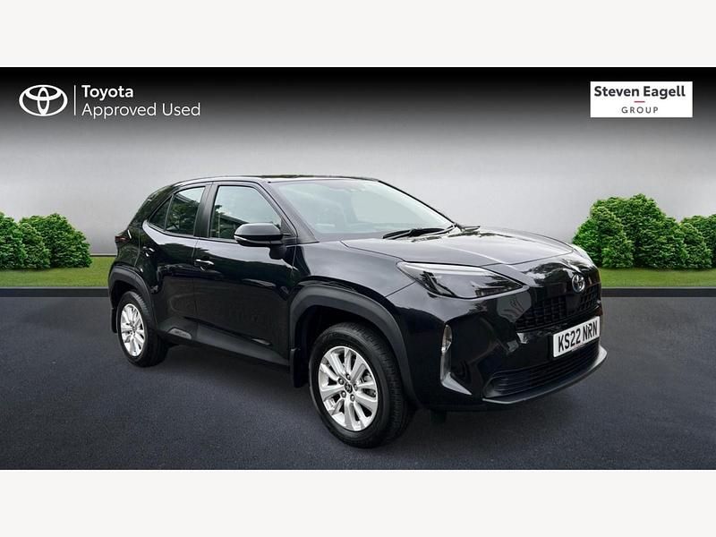 Black Used 2022 Toyota Yaris Hybrid SUV | £19,588 (Good price) - Image 1/3