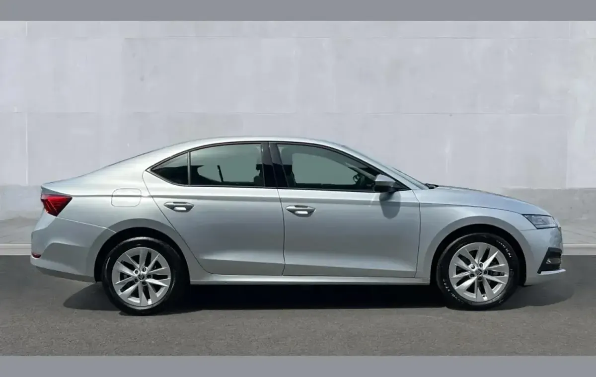 Used Skoda Octavia SE Technology 200 HP (147 kW) 2024 Silver Hatchback