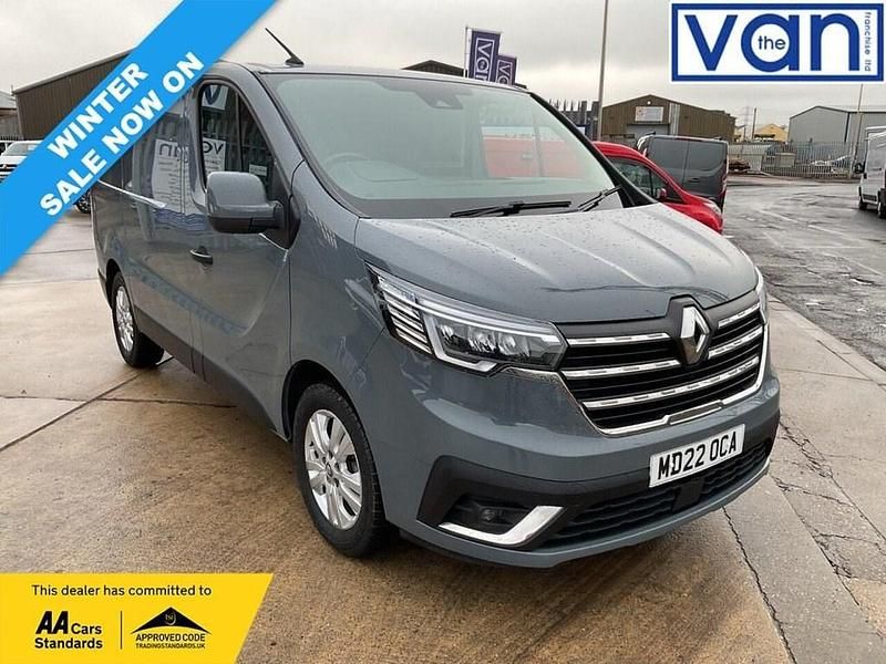 Grey Used 2022 Renault Trafic MPV | £12,995 (Good price) - Image 1/3