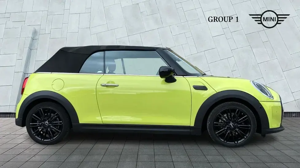Usado Mini Cooper Exclusive 134 CV (98 kW) 2022 Amarillo Utilitario