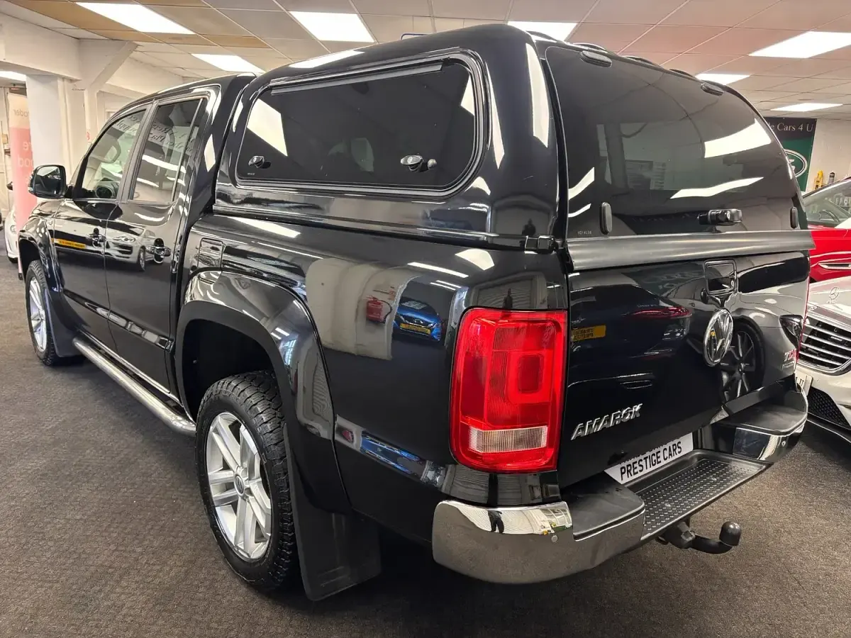 Used VW Amarok Highline 180 HP (132 kW) 2014 Black Pickup