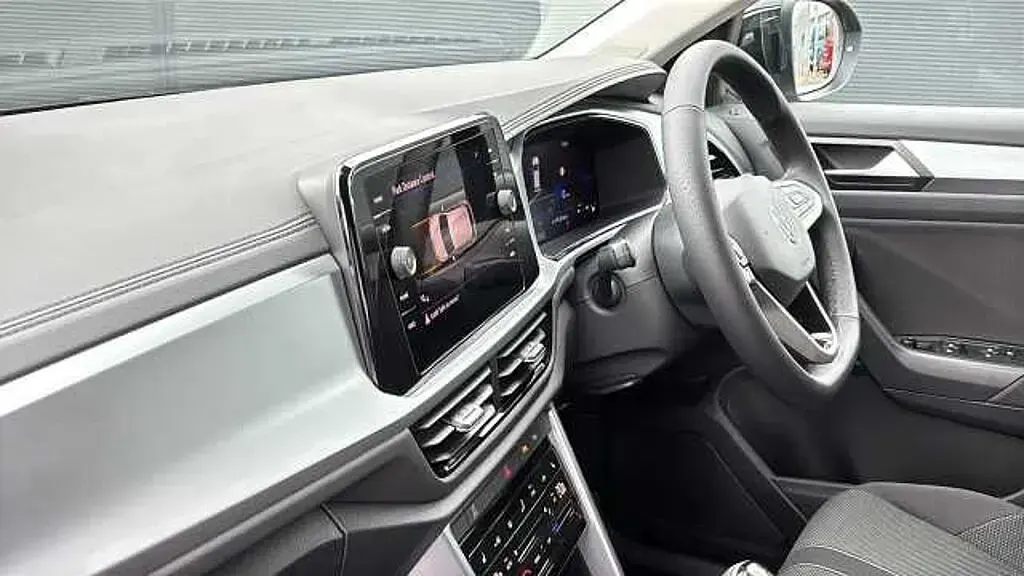 New VW T-Roc 115 HP (84 kW) 2025 SUV