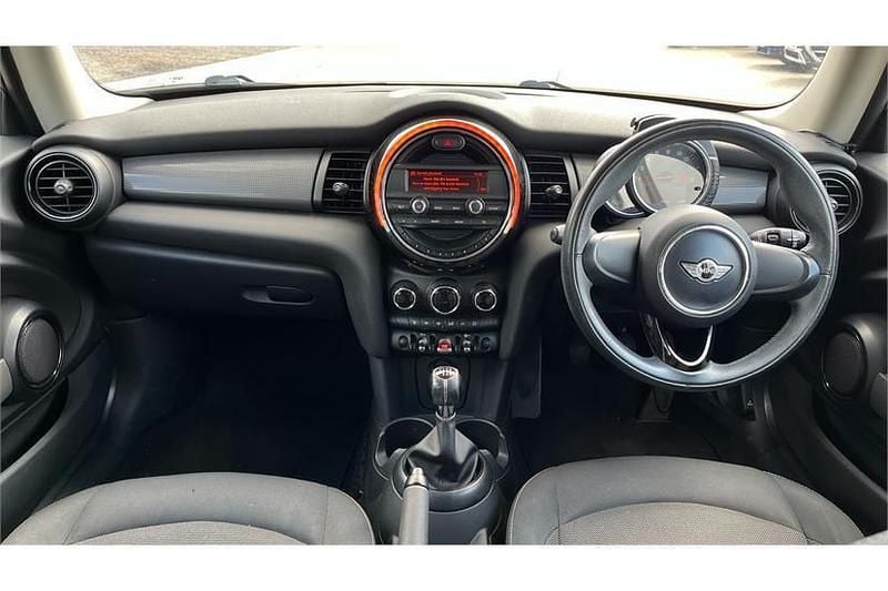 Used Mini ONE 102 HP (75 kW) 2015 Blazing red Hatchback