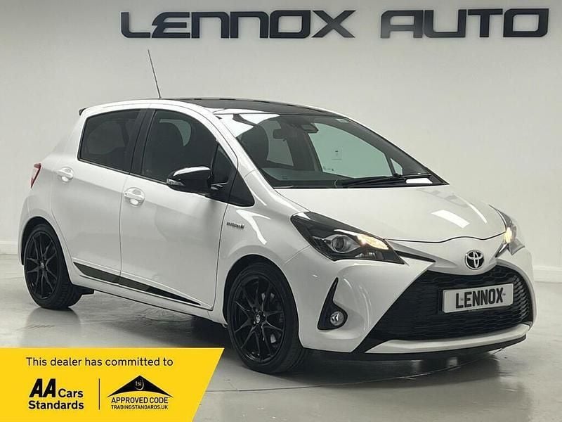 White Used 2020 Toyota Yaris Hybrid Sport Hatchback | £13,990 (Good price) - Image 1/4