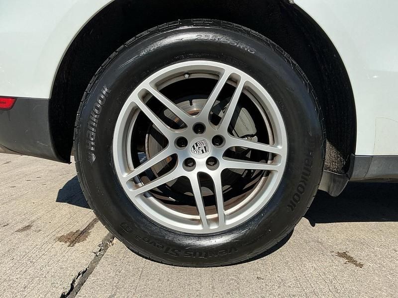 Used Porsche Macan 354 HP (260 kW) 2020 White SUV