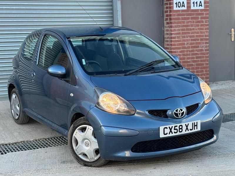 Used Toyota Aygo 67 HP (49 kW) 2008 Blue Hatchback